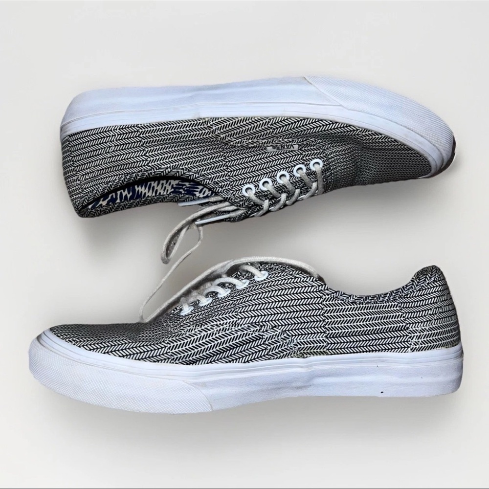 VANS TC6D Black & White Geometric Chevron Pattern Men’s US 7.5 Women’s 9 Shoes